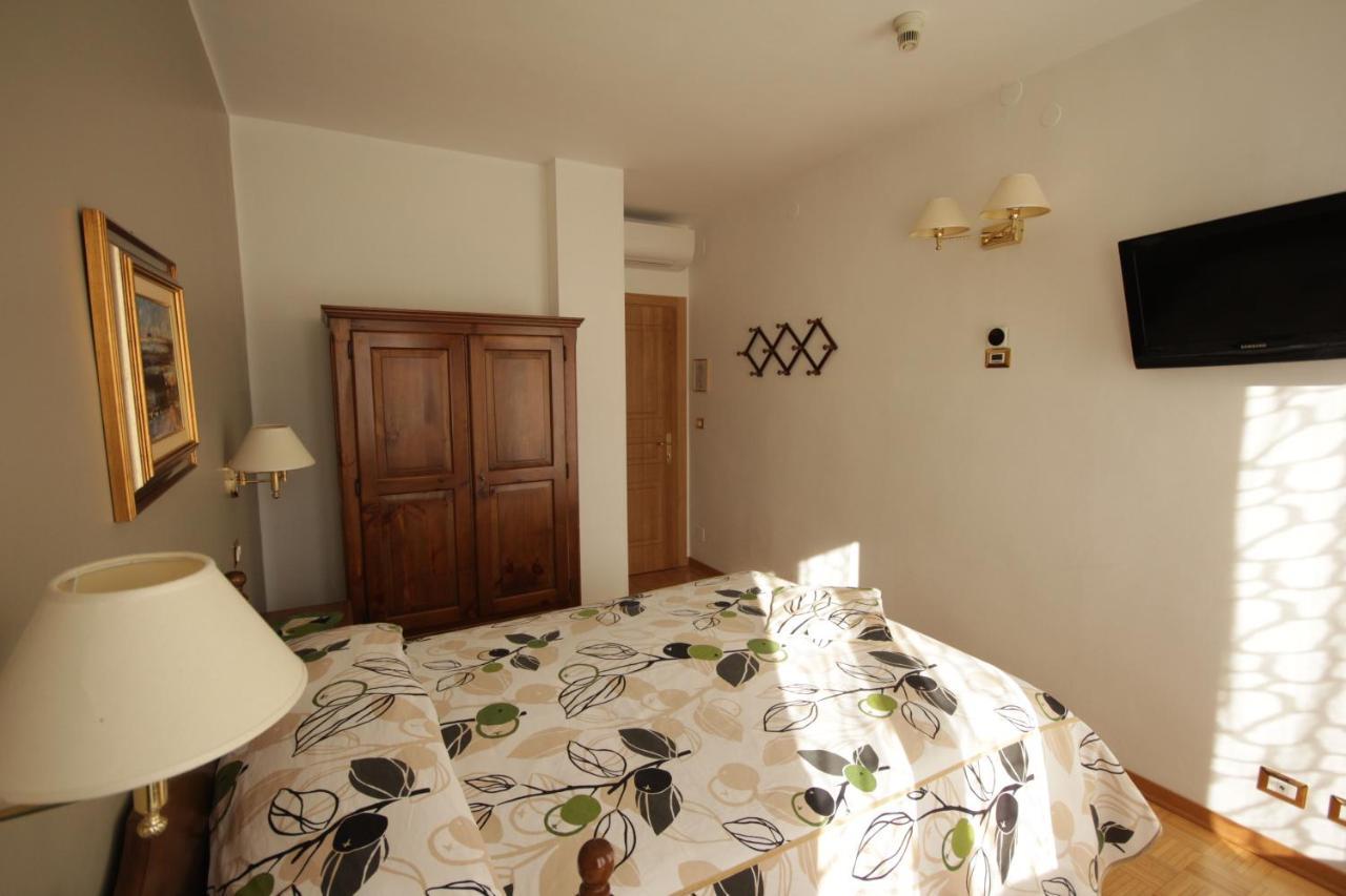 Hotel Ristorante Da Politano Boves Экстерьер фото